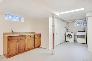 39-55 44th St, Sunnyside, NY 11104 - Photo 10