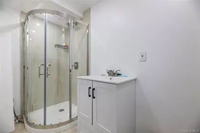 236 Maple Place, Mineola, NY 11501 - Photo 28