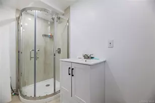 236 Maple Pl, Mineola, NY 11501 - Photo 28