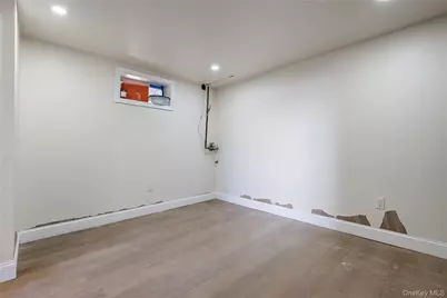 236 Maple Place, Mineola, NY 11501 - Photo 26