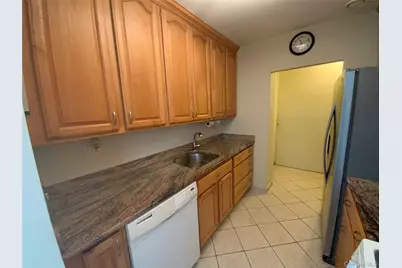 26910 Grand Central Parkway #33Y, Floral Park, NY 11005 - Photo 6