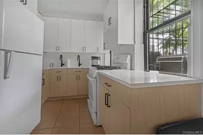 422 Bedford Avenue, Brooklyn, NY 11249 - Photo 2