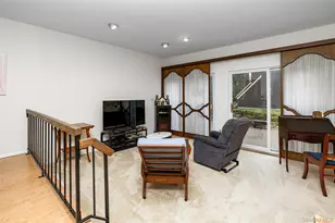 48 Southgate Cir, Massapequa Park, NY 11762 - Photo 12