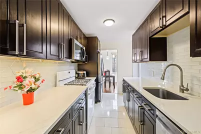 18-40 211th Street #4E, Bayside, NY 11360 - Photo 4