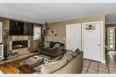 104 B Squiretown Road, Hampton Bays, NY 11946 - Photo 12