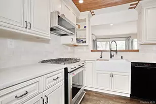 68 Hickory Hill Ln, Tappan, NY 10983 - Photo 10