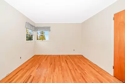 41 Peachtree Lane, Huntington Station, NY 11746 - Photo 10