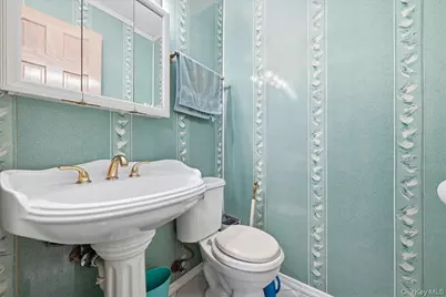 120 Bruce Terrace, Mineola, NY 11501 - Photo 14