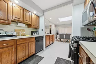 120 Bruce Terrace, Mineola, NY 11501 - Photo 8