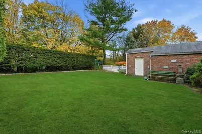 120 Bruce Terrace, Mineola, NY 11501 - Photo 32