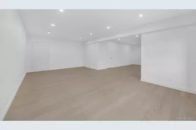 162-41 Powells Cove Boulevard #5C, Whitestone, NY 11357 - Photo 4