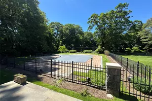 195 Feeks Ln, Locust Valley, NY 11560 - Photo 46