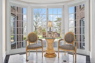 195 Feeks Ln, Locust Valley, NY 11560 - Photo 6
