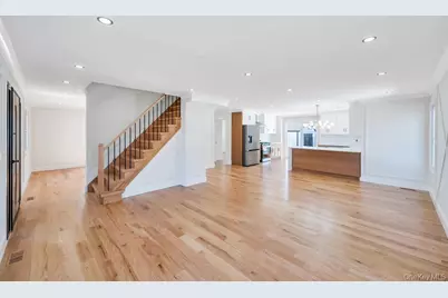 28 S Elm Street, Hicksville, NY 11801 - Photo 10