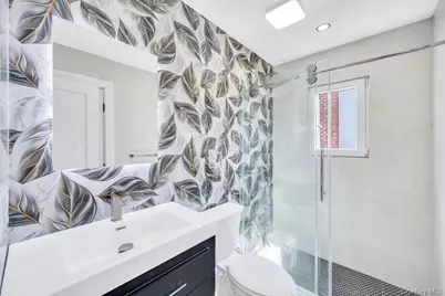 28 S Elm Street, Hicksville, NY 11801 - Photo 30