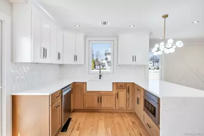 28 S Elm Street, Hicksville, NY 11801 - Photo 6