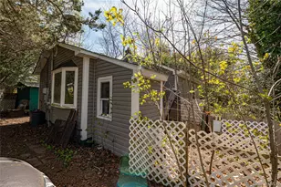 33 Locust Ave, Southampton, NY 11968 - Photo 6