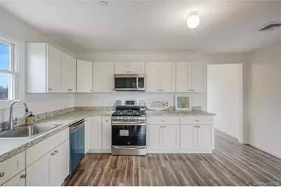 22 Rod Street, Patchogue, NY 11772 - Photo 18