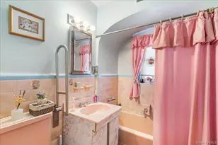 57-32 138th St, Flushing, NY 11355 - Photo 14