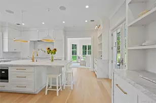 2 Pheasant Run, Great Neck, NY 11024 - Photo 10