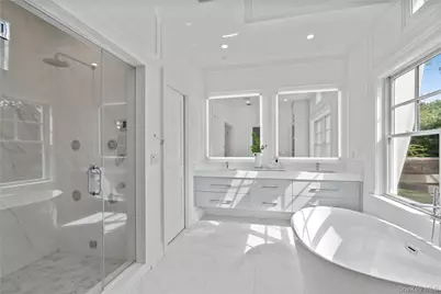 2 Pheasant Run, Great Neck, NY 11024 - Photo 12