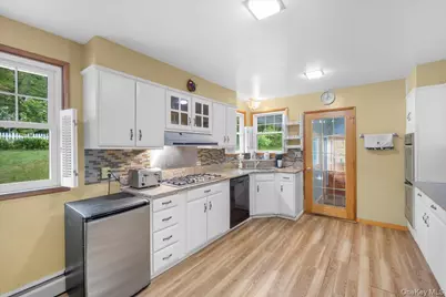 7 Hujay Terrace, Wappingers Falls, NY 12590 - Photo 6