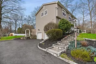 3594 Suncrest Ave, Yorktown Heights, NY 10598 - Photo 2