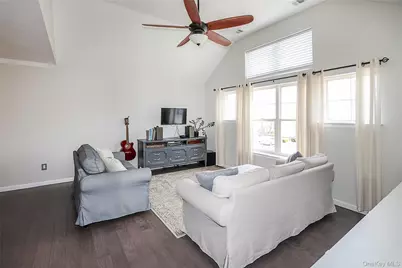 20-22 Broadlawn Drive, Central Islip, NY 11722 - Photo 4