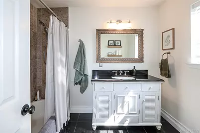 20-22 Broadlawn Drive, Central Islip, NY 11722 - Photo 16