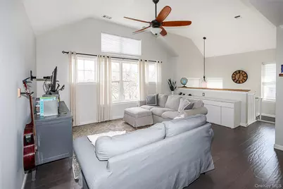 20-22 Broadlawn Drive, Central Islip, NY 11722 - Photo 6