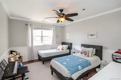 20-22 Broadlawn Drive, Central Islip, NY 11722 - Photo 18