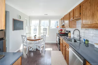 20-22 Broadlawn Drive, Central Islip, NY 11722 - Photo 10