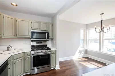 20-22 Broadlawn Drive, Central Islip, NY 11722 - Photo 28