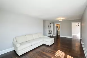 2022 Broadlawn Dr, Central Islip, NY 11722 - Photo 24