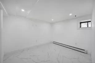 8525 151st St, Briarwood, NY 11432 - Photo 32