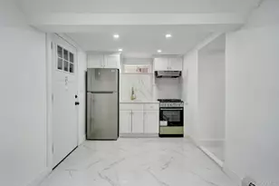 8525 151st St, Briarwood, NY 11432 - Photo 34