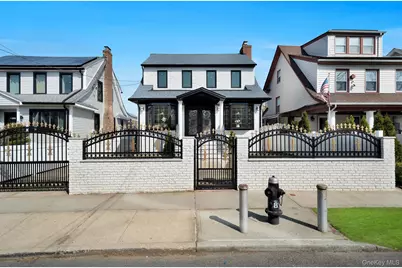 8525 151st Street, Briarwood, NY 11432 - Photo 4