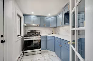 8525 151st St, Briarwood, NY 11432 - Photo 16