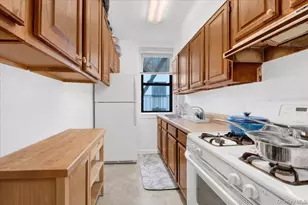 7 Greenridge Ave, White Plains, NY 10605 - Photo 12