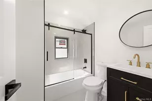 8 Hunt Ave, Yonkers, NY 10710 - Photo 18