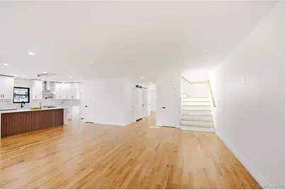 8 Hunt Avenue, Yonkers, NY 10710 - Photo 4