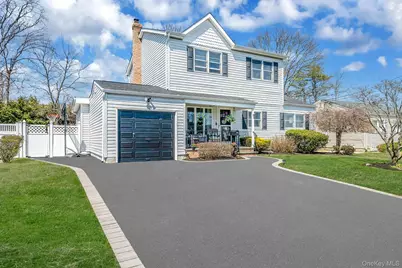 [Address not provided], North Babylon, NY 11703 - Photo 2