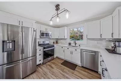 [Address not provided], North Babylon, NY 11703 - Photo 20