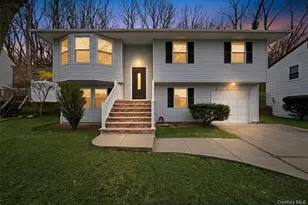 9 Harmony Ln, Glen Cove, NY 11542 - Photo 2
