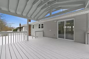 9 Harmony Ln, Glen Cove, NY 11542 - Photo 18