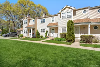 19 Paine Commons #19, Yaphank, NY 11980 - Photo 2