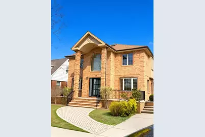 7611 270th Street, New York, NY 11040 - Photo 1