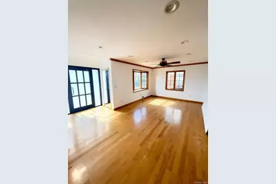 7611 270th Street, New York, NY 11040 - Photo 2