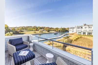 7 Old Boathouse Lane S, Hampton Bays, NY 11946 - Photo 12