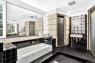 138 Payne Whitney Lane, Manhasset, NY 11030 - Photo 24